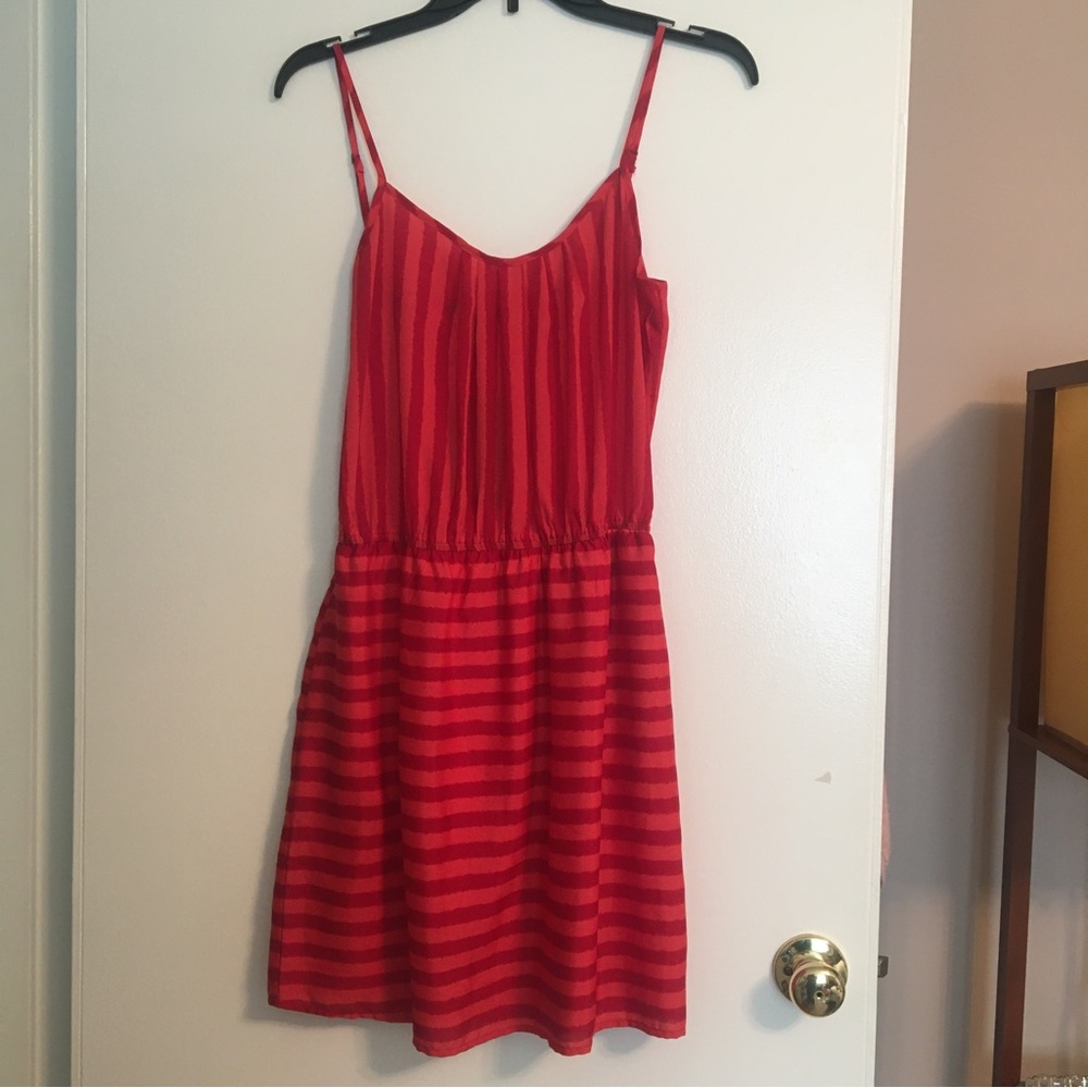 Women’s Crimson Coast Coral and Red Dress Size M
